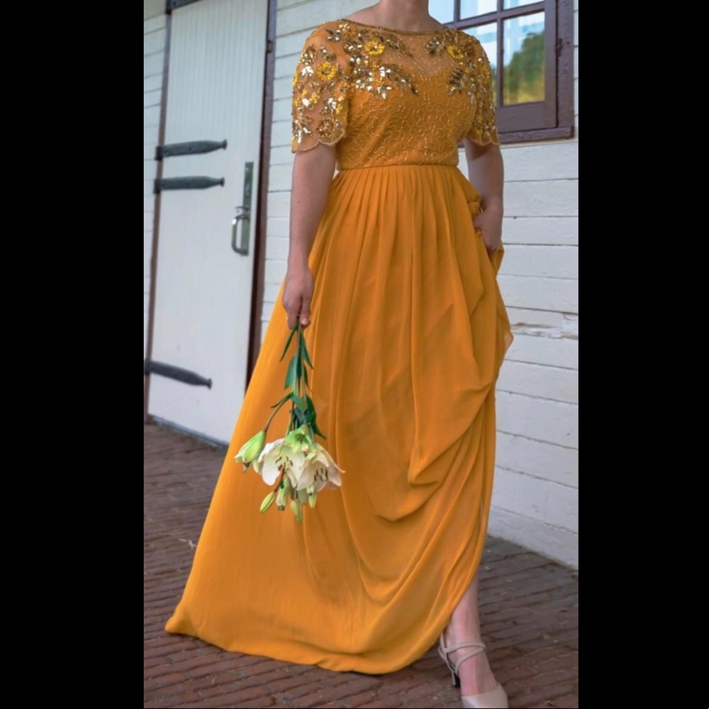 Long embellished beaded gown (yellow gold) - Picture 4 of 13
